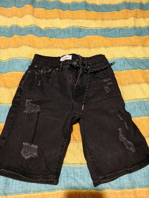 Pull&Bear black bermuda shorts like new, size S, skinny fit