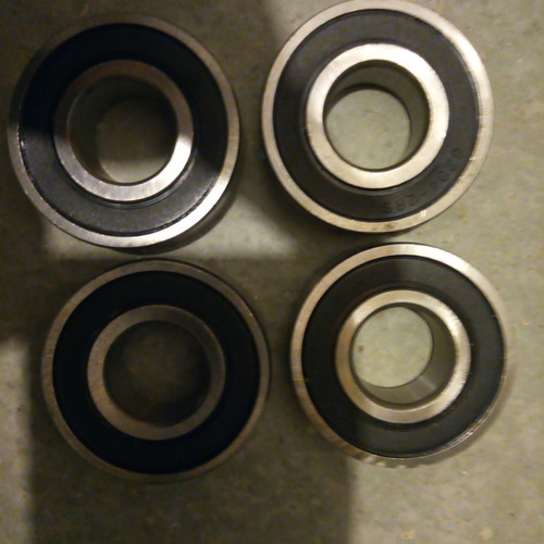6204-2RS single-row ball bearings new, 20 pieces with 5 spacers