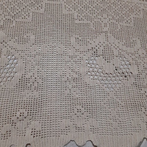 Handmade beige lace set of 2, like new