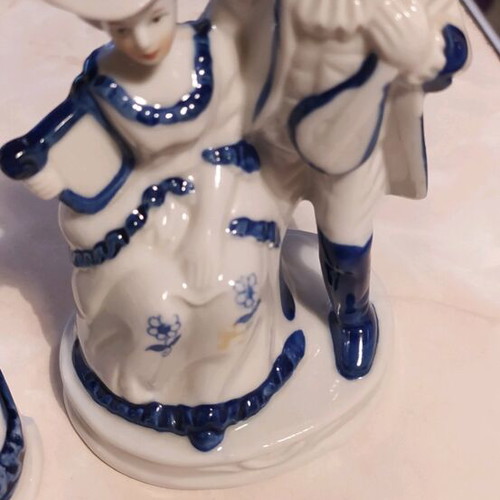 Porcelain decorative couples like new, set of two pieces