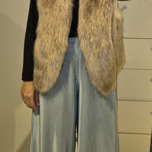 Sleeveless vest in faux fur like new, dusty pink, size S
