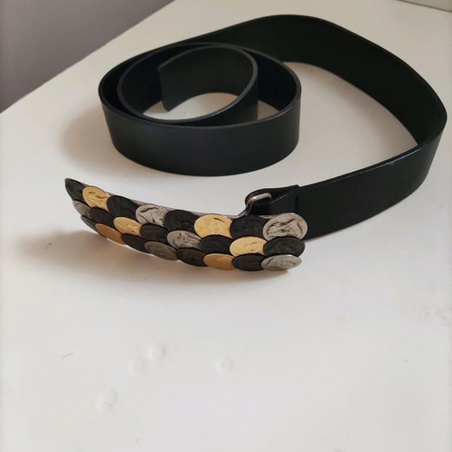 Black leather belt Tosca Blu like new with metal coin buckle
