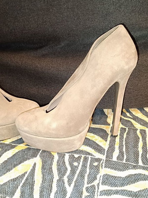 Tsakiris Mallas leather pumps used, size 36, gray