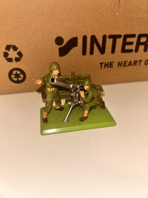 Britains Deetail British American soldiers with 75 mm gun used