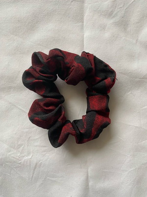 Scunchie black and red new