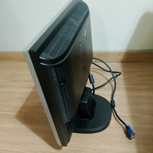 Lec LCD 17 Monitor used in good condition