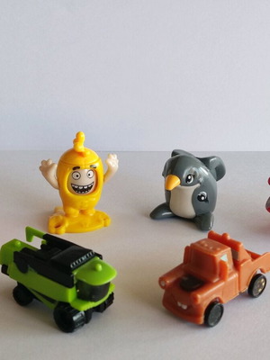 Mini figures set of 6 like new