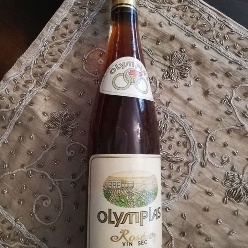 Collectible wine bottle 1976 like new