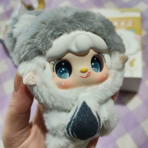 Yooki hamster doll new with original box and card