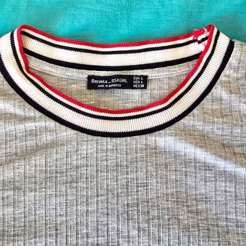 Bershka grey and red short sleeve top, size M-L