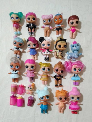 Mini L.O.L. Surprise dolls used, all together