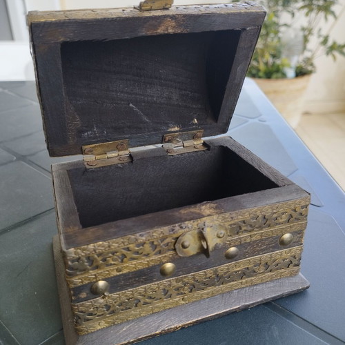 Wooden box like new with brass details handmade