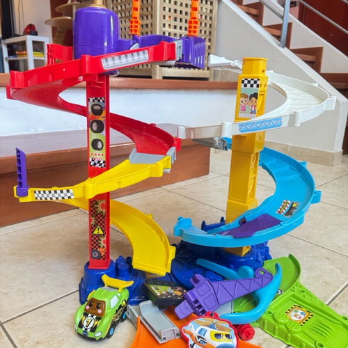 VTech large 2-in-1 tower with toy car like new
