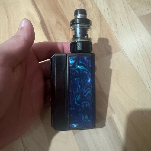 Voopoo Drag4 vape device used with batteries