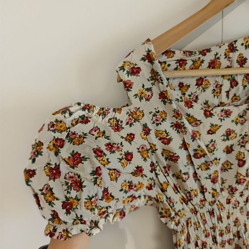 Floral mini dress used, summer style with open shoulders