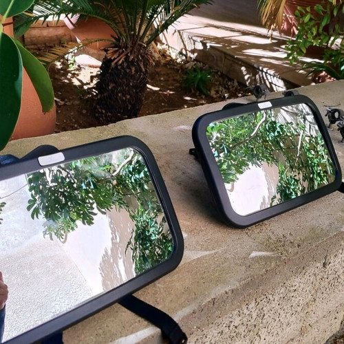 Kangaroo mirror set like new for child monitoring in car