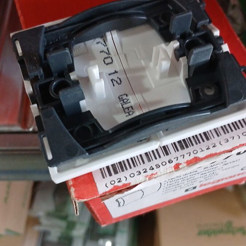 Legrand Galea K/R keys white like new