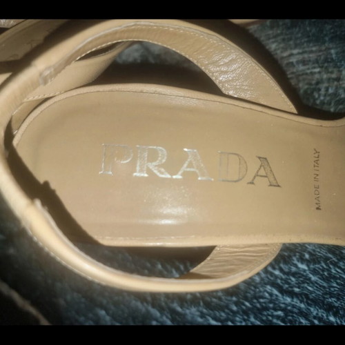 Prada women's leather pumps used, size 38