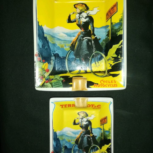 Ashtrays Woman with Bicycle new, large and small