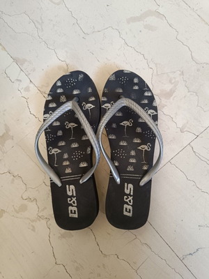 B&S flip flops size 37 used