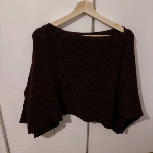 Knitted women's blouse burgundy with butterfly sleeves like new, small-medium
