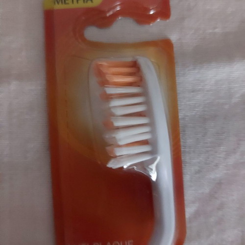 Aim toothbrush medium new