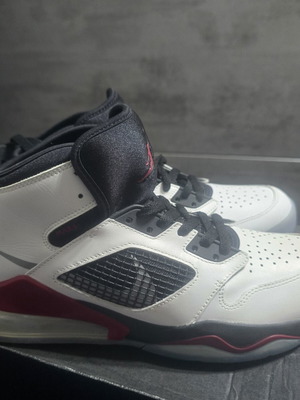 Jordan Mars 270 Fire Red sneakers size 42.5