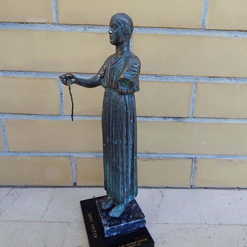 Bronze table statue of the Charioteer of Delphi 478-474 BC used, marble base