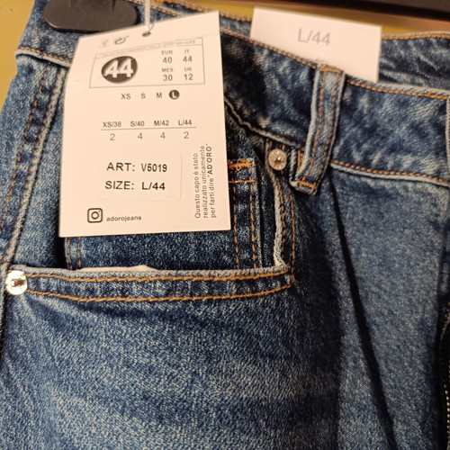 Adoro blue jeans with side pockets, new