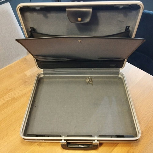 Vintage leather briefcase Delsey used black