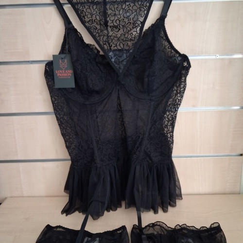 Babydoll Plus Size 4XL with Garters, New, Black Lace