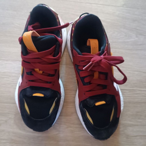Puma athletic shoes like new, size 39, white and red