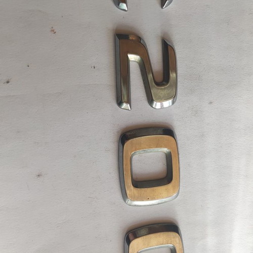 Set emblem genuine parts C 200 Mercedes Benz used