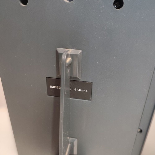 Stylish speakers 4 ohms used