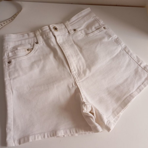 Pull & Bear women's white denim shorts XS/S