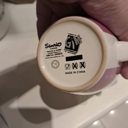 Hello Kitty mug like new