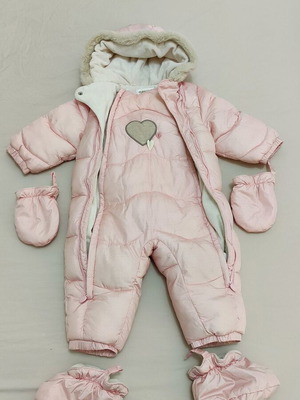 Mayoral winter baby jumpsuit like new, size 4-6 months, set with mittens and booties