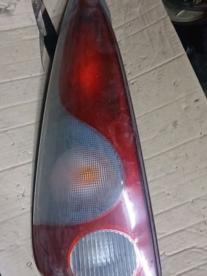 Toyota Yaris Verso лява задна светлина употребявана, оригинална