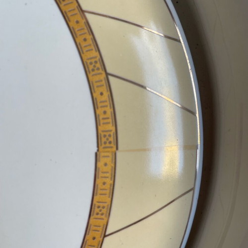 Large serving dish like new with metal base