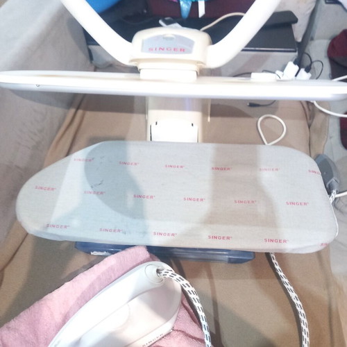Singer ironing press used, excellent condition