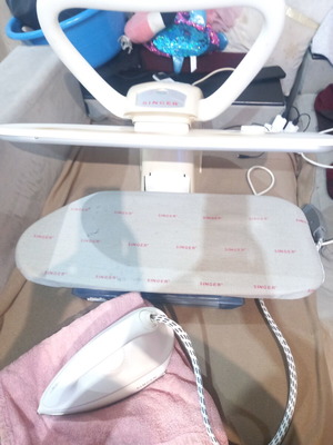 Singer ironing press used, excellent condition