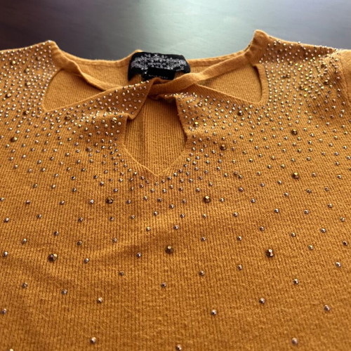 Women's blouse size M mustard color like new