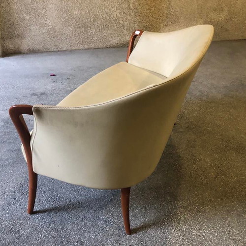 2 Seater Sofa like new