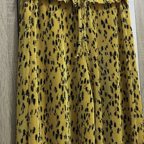 Bershka pants new, S-M, elastic, black and yellow