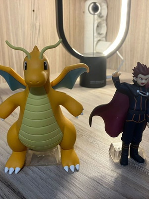 Pokemon Figure Lance & Dragonite 1/20 World Kanto Region like new