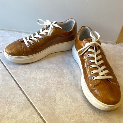 Tamaris leather shoes like new, size 39, white and brown