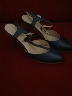 Ragazza black pumps like new, size 39, Greek made