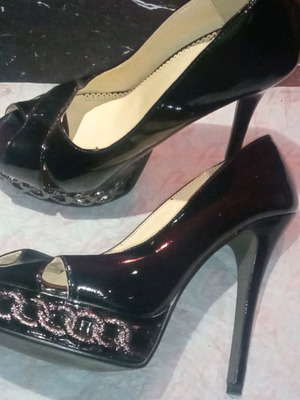 PEEP TOE LOUSTRINI