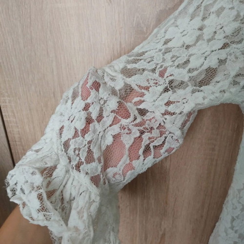 Short white dress with lace like new