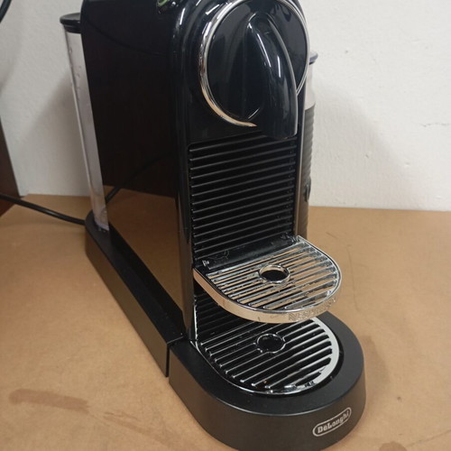 Delonghi Nespresso coffee machine with milk frother